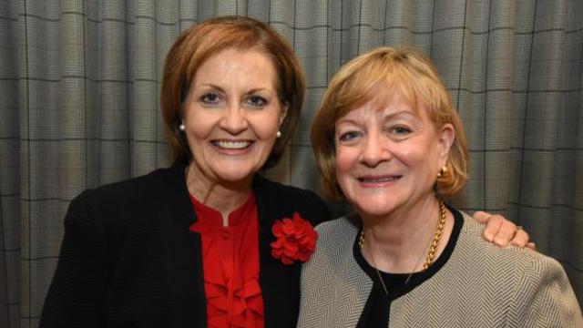 Soeurs Linda K. Burton et Bonnie L. Oscarson.