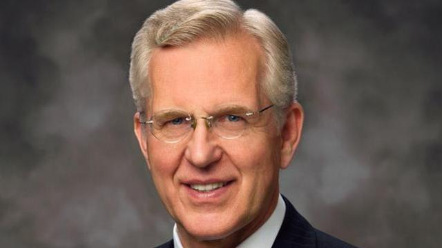 Elder D. Todd Christofferson, du collège des douze apôtres.