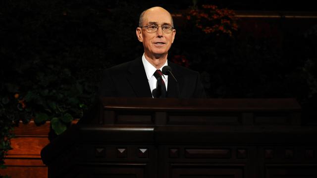 Elder Eyring lors de la conférence générale d'octobre 2010