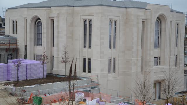 Construction du temple de Paris.