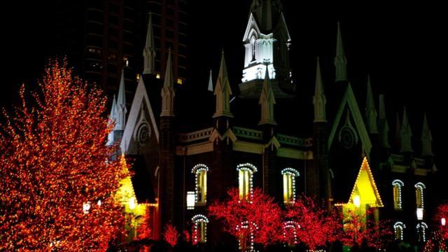 Assembly Hall est décorée pour Noël