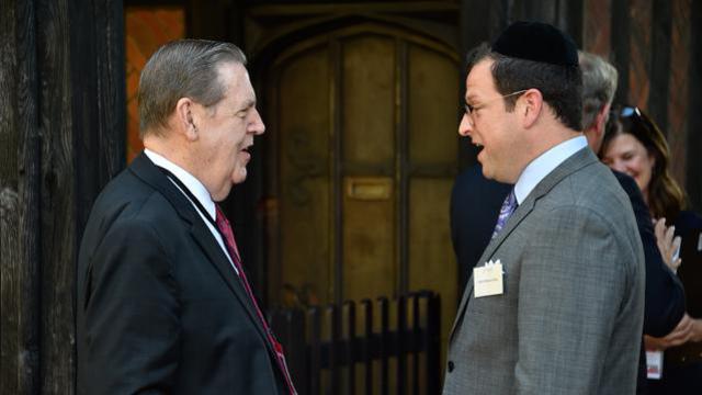 Conférence parrainée par la Fondation AMAR au château de Windsor sur la persécution religieuse.