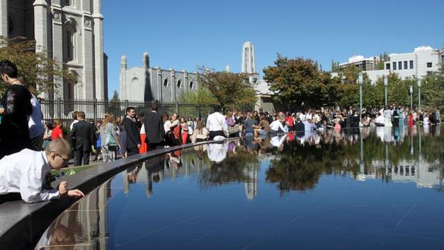 Extérieur du centre de conférence le samedi 4 octobre 2014